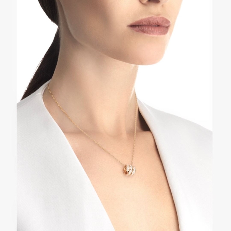 Bv1g*ai necklaces